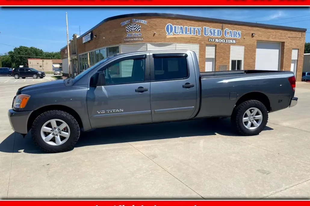 2013 Nissan Titan SV Crew Cab photo 1
