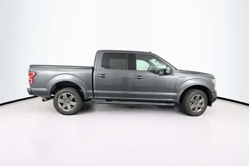 2020 Ford F-150 XLT photo 1