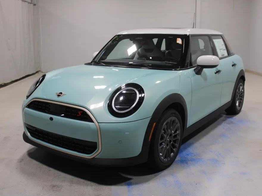 2026 Mini Cooper Hardtop S 4 Door Iconic photo 1