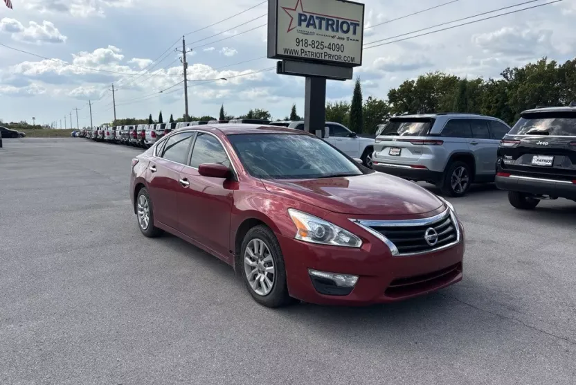 2015 Nissan Altima 2.5 S photo 1