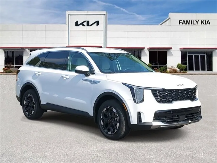 2025 Kia Sorento S photo 1