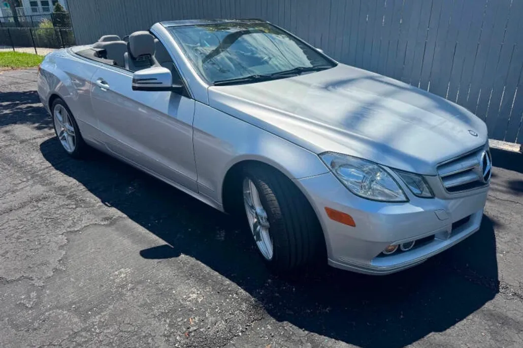 2011 Mercedes Benz E 350 photo 1