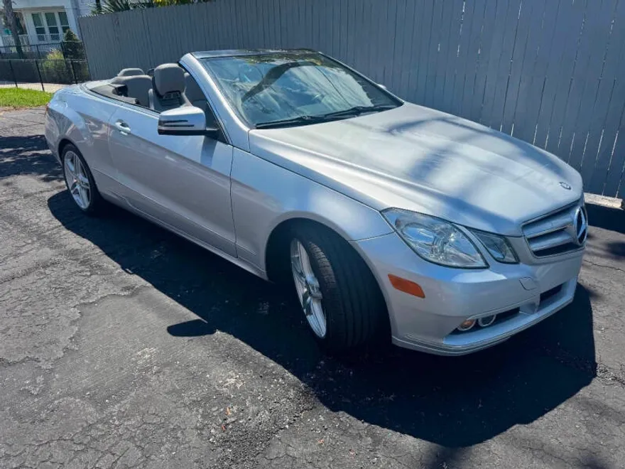 2011 Mercedes Benz E 350 photo 1