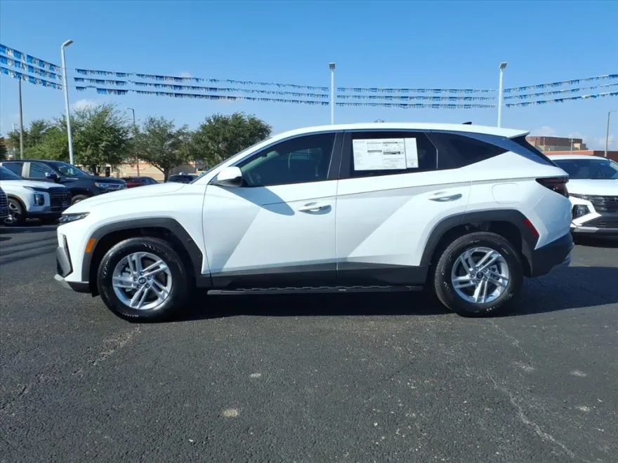 2025 Hyundai Tucson SE photo 1