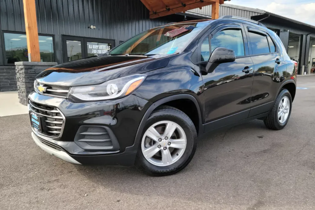 2022 Chevrolet Trax LT photo 1