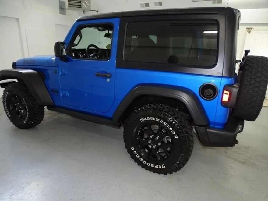 2023 Jeep Wrangler Willys photo 1