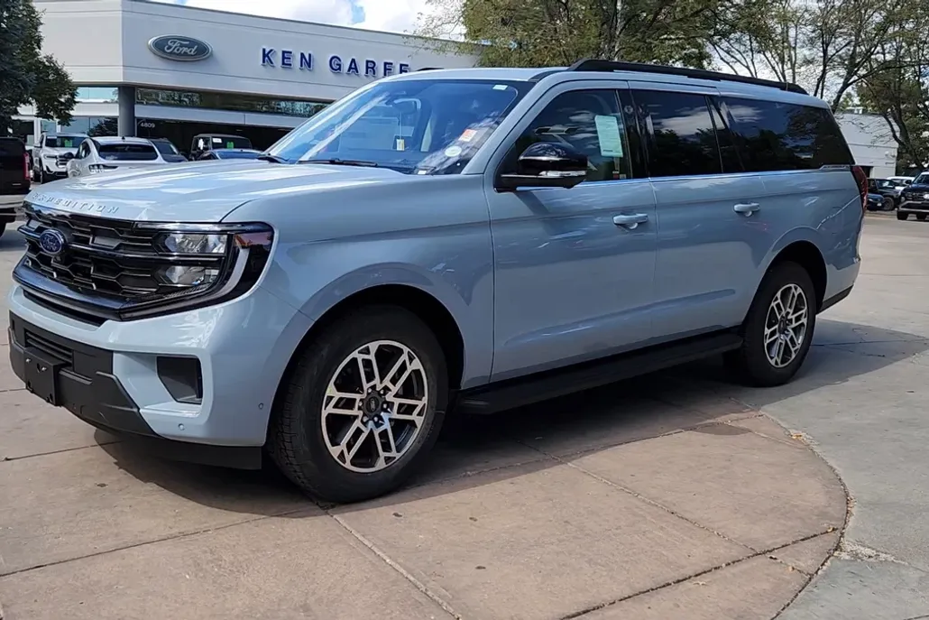2025 Ford Expedition MAX Base photo 1