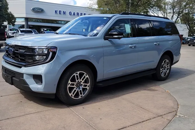 2025 Ford Expedition MAX Base photo 1