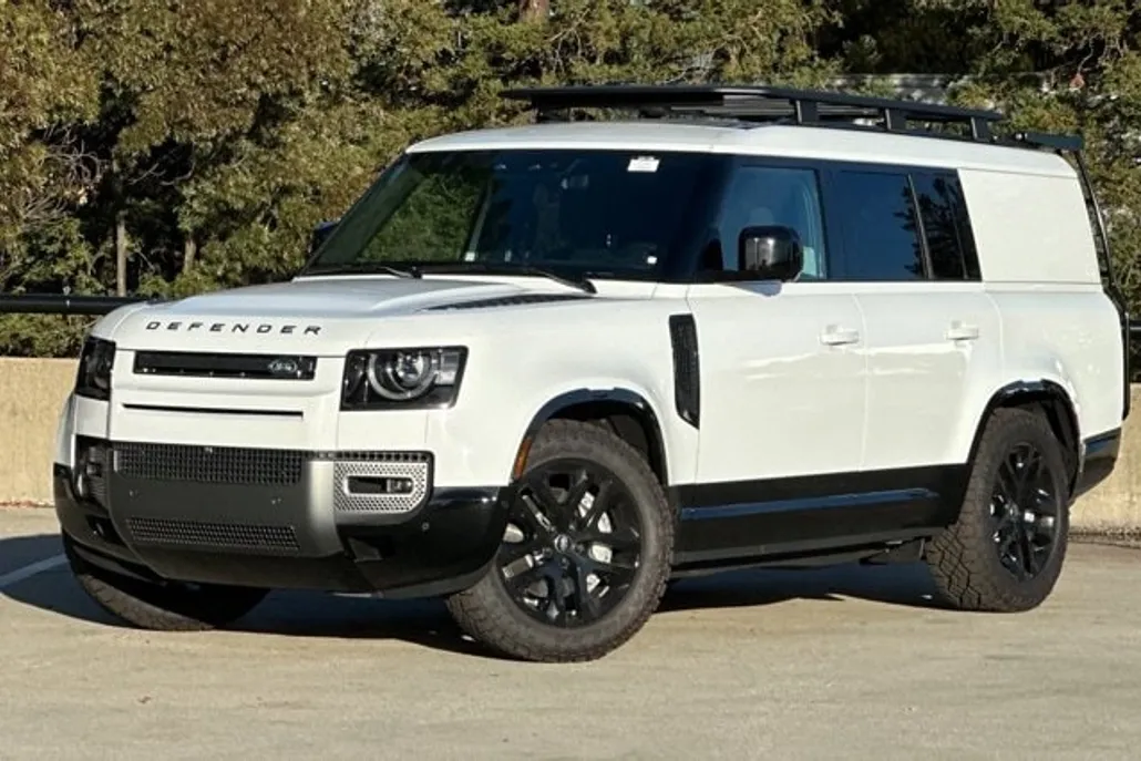 2024 Land Rover Defender 130 Outbound photo 1