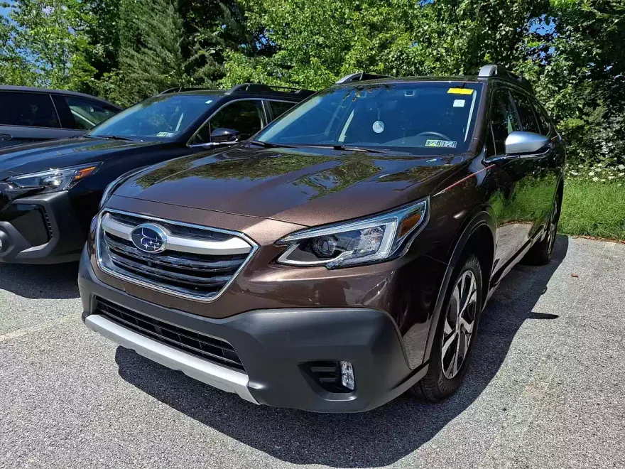 2022 Subaru Outback Touring photo 1