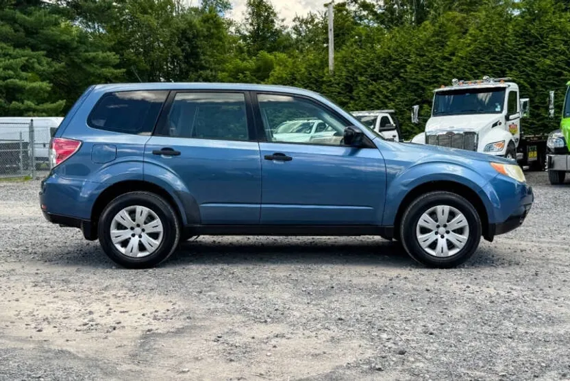 2010 Subaru Forester 2.5X photo 1