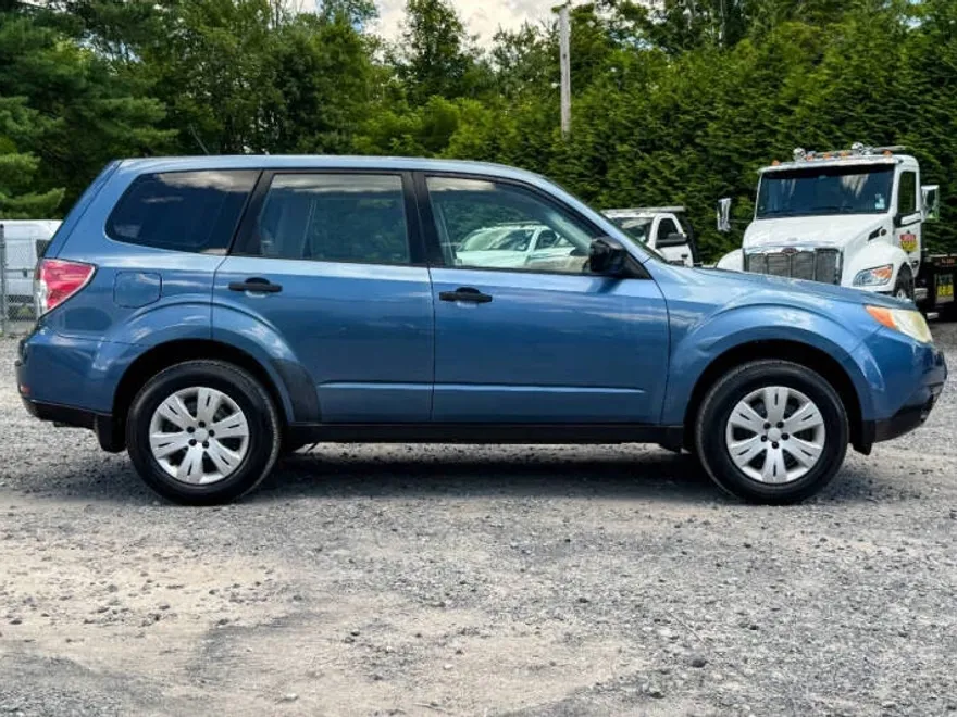 2010 Subaru Forester 2.5X photo 1
