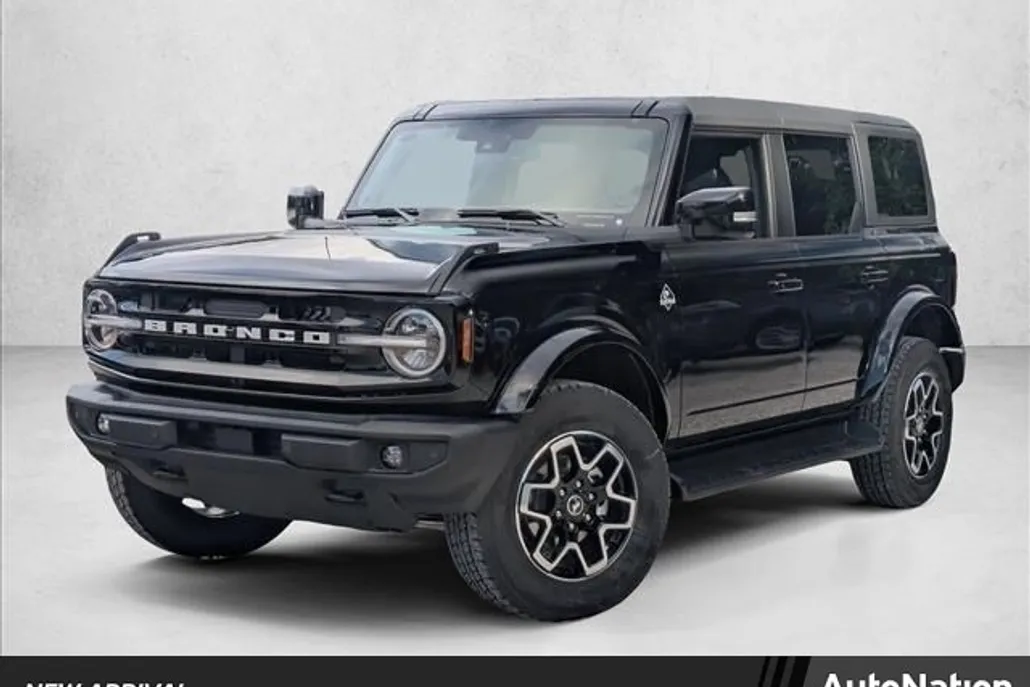 2025 Ford Bronco Outer Banks photo 1