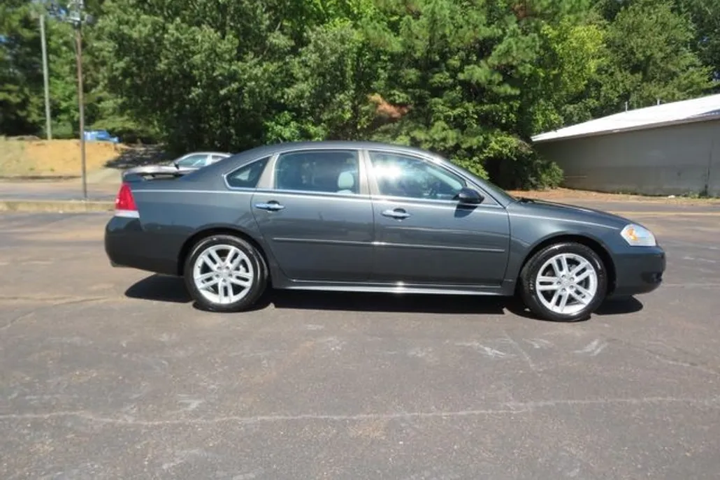2013 Chevrolet Impala LTZ photo 1