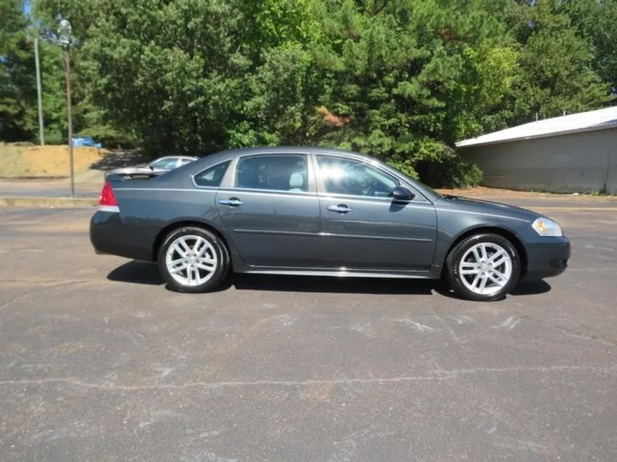 2013 Chevrolet Impala LTZ photo 1