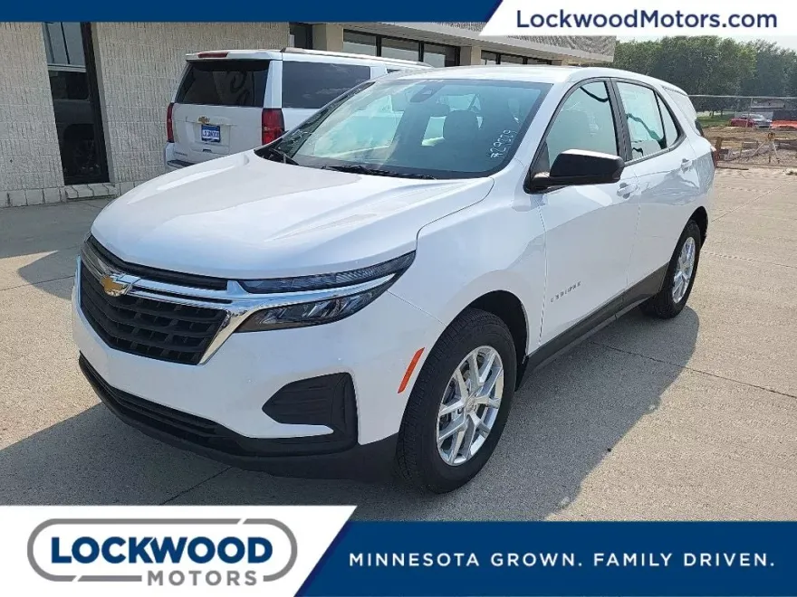 2024 Chevrolet Equinox LS photo 1