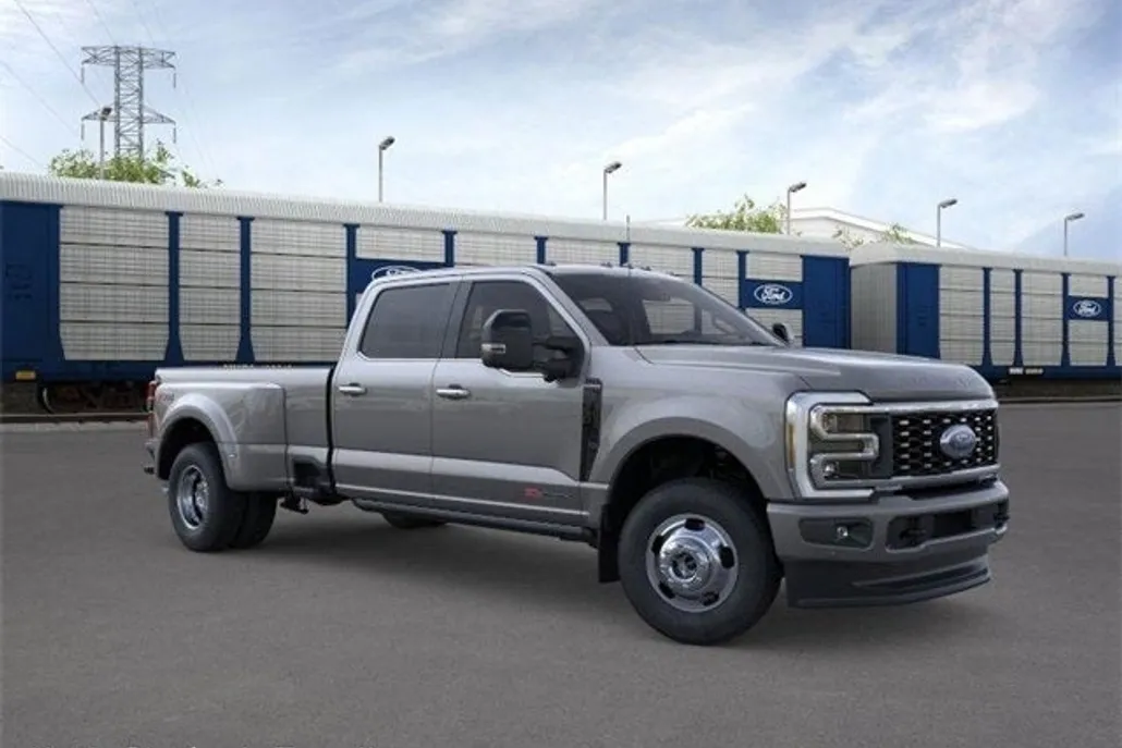 2025 Ford F-350 photo 1