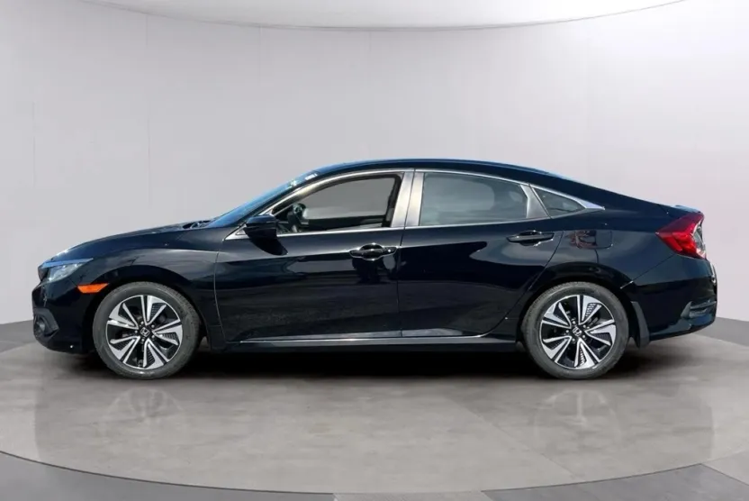 2017 Honda Civic EX-T photo 1