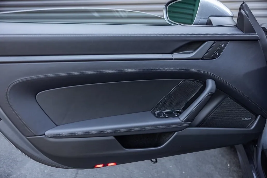 2025 Porsche 911 T photo 1