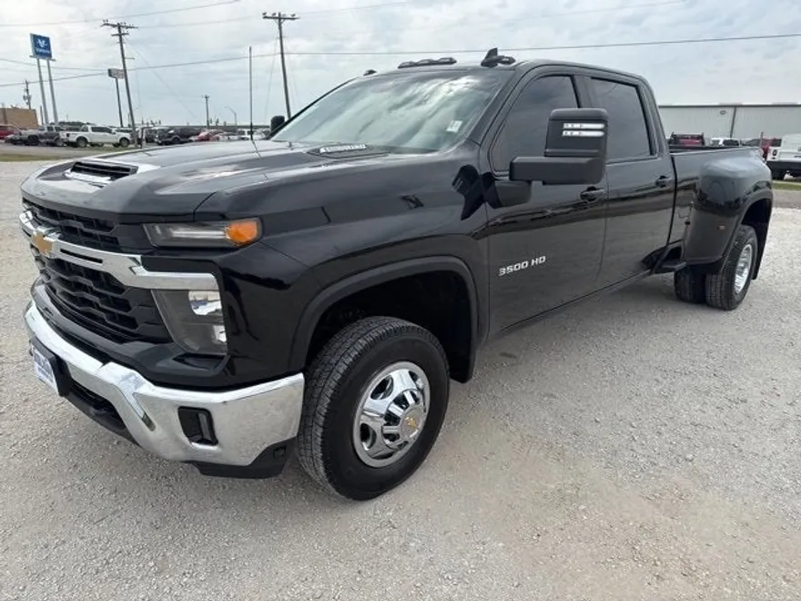 2024 Chevrolet Silverado 3500HD LT photo 1