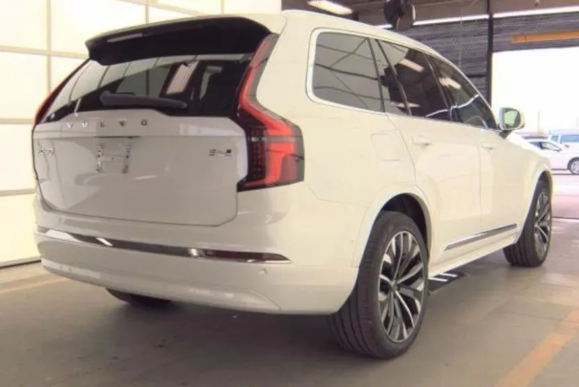 2025 Volvo XC90 Plus photo 1