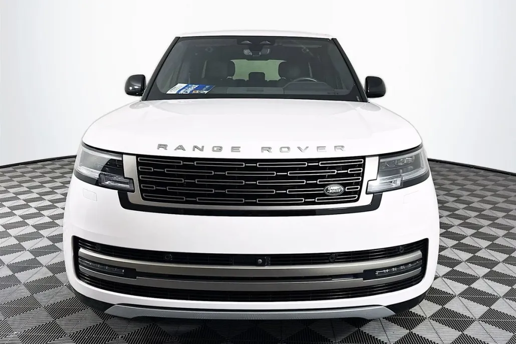 2024 Land Rover Range Rover SE photo 1