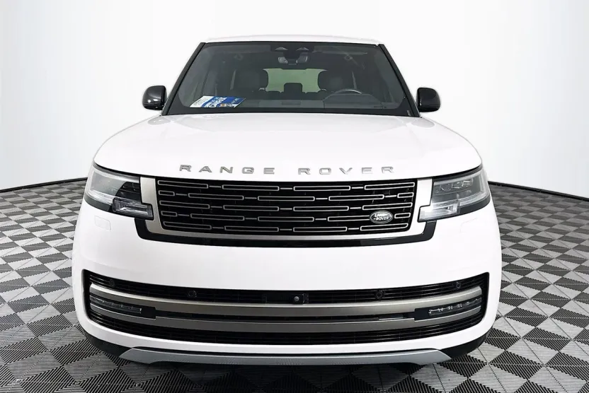 2024 Land Rover Range Rover SE photo 1