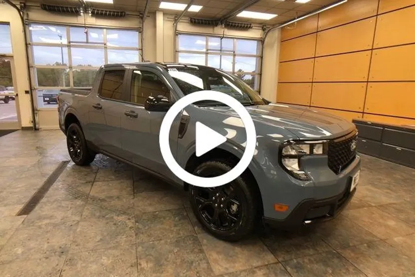 2025 Ford Maverick XLT photo 1
