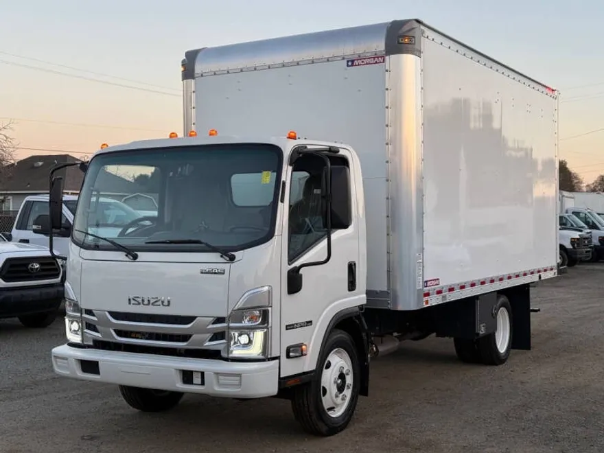 2024 Isuzu NPR photo 1