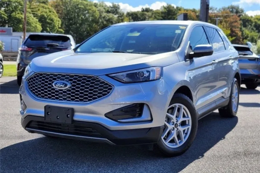 2023 Ford Edge SEL photo 1