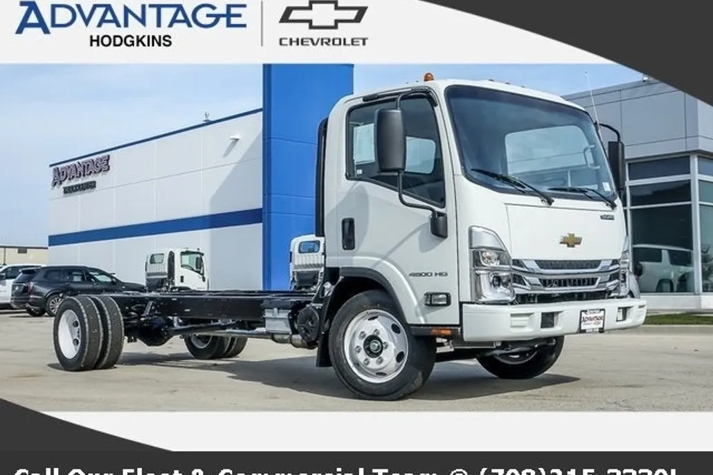 2025 Chevrolet Silverado 4500HD Base photo 1