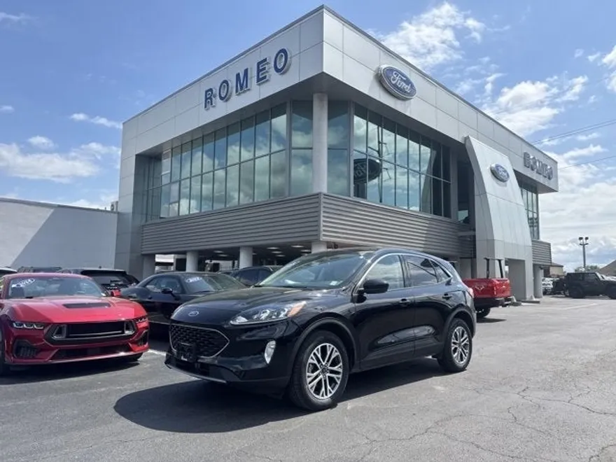 2022 Ford Escape SEL photo 1