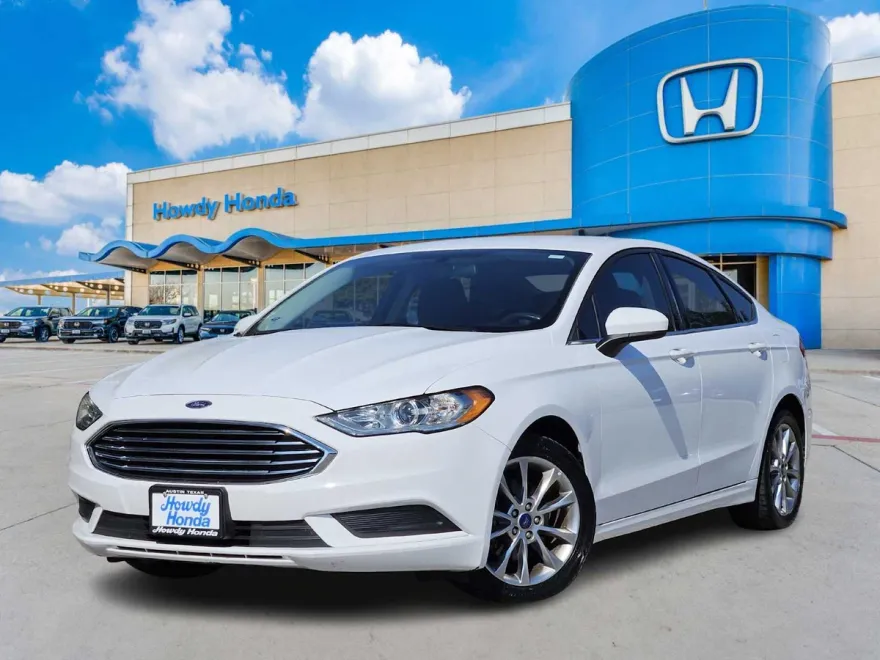 2017 Ford Fusion SE photo 1