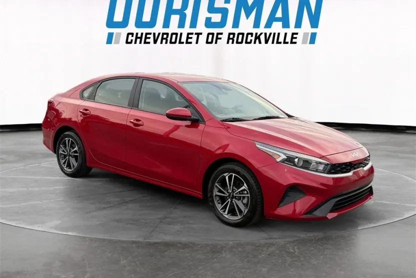 2024 Kia Forte LXS photo 1