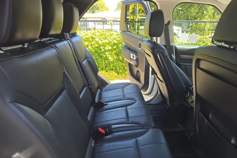 2018 Land Rover Discovery HSE photo 1