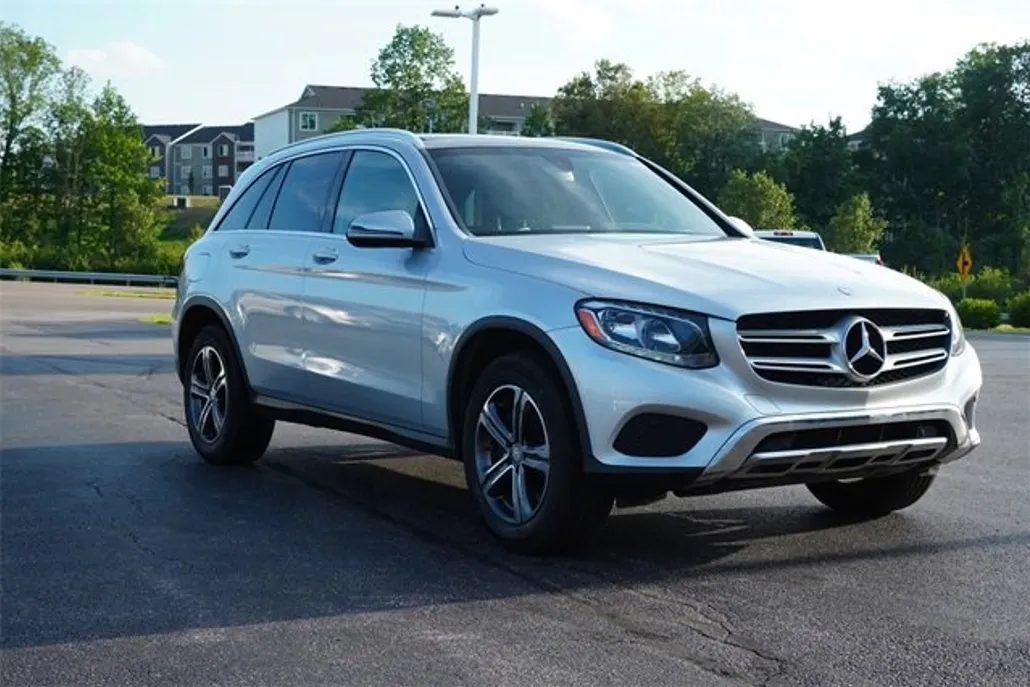 2017 Mercedes Benz GLC 300 photo 1