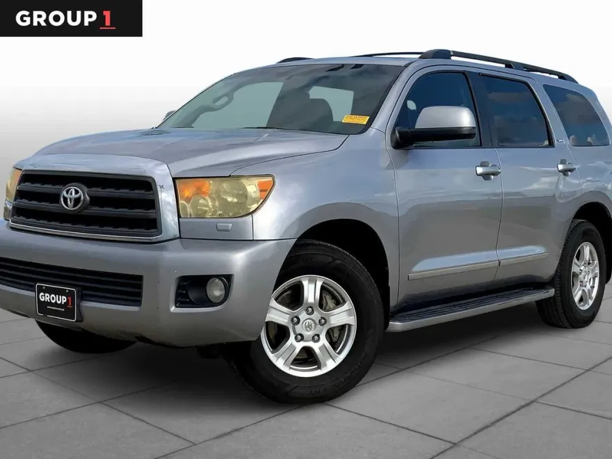 2010 Toyota Sequoia photo 1