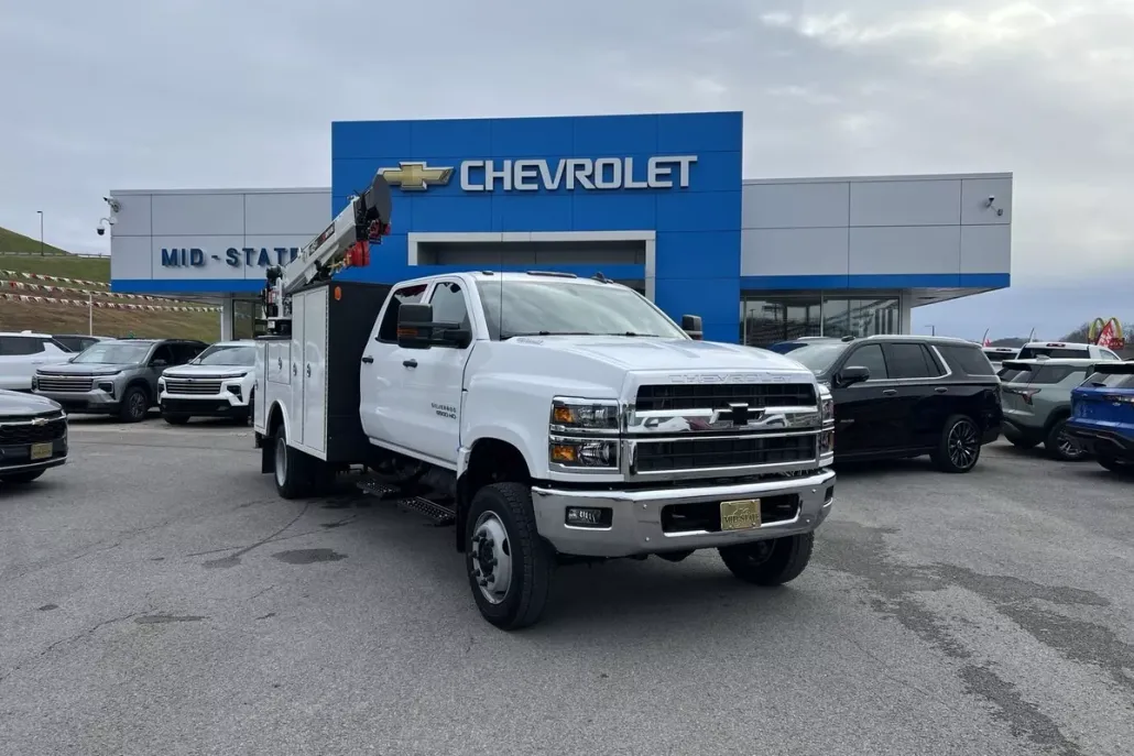 2024 Chevrolet Silverado 6500HD Work Truck photo 1