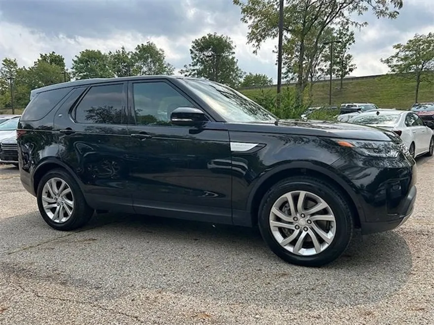 2019 Land Rover Discovery HSE photo 1