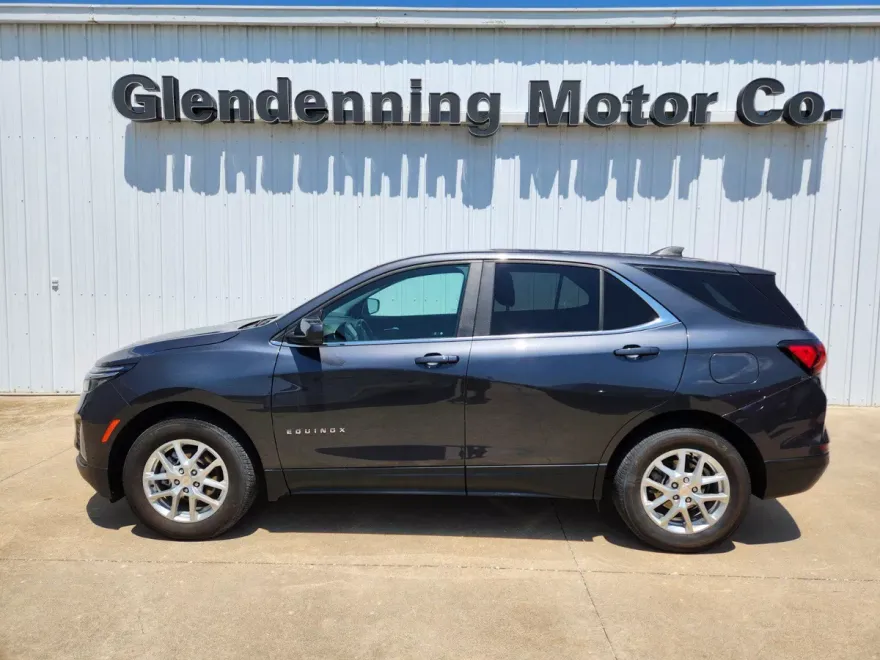 2023 Chevrolet Equinox LT photo 1