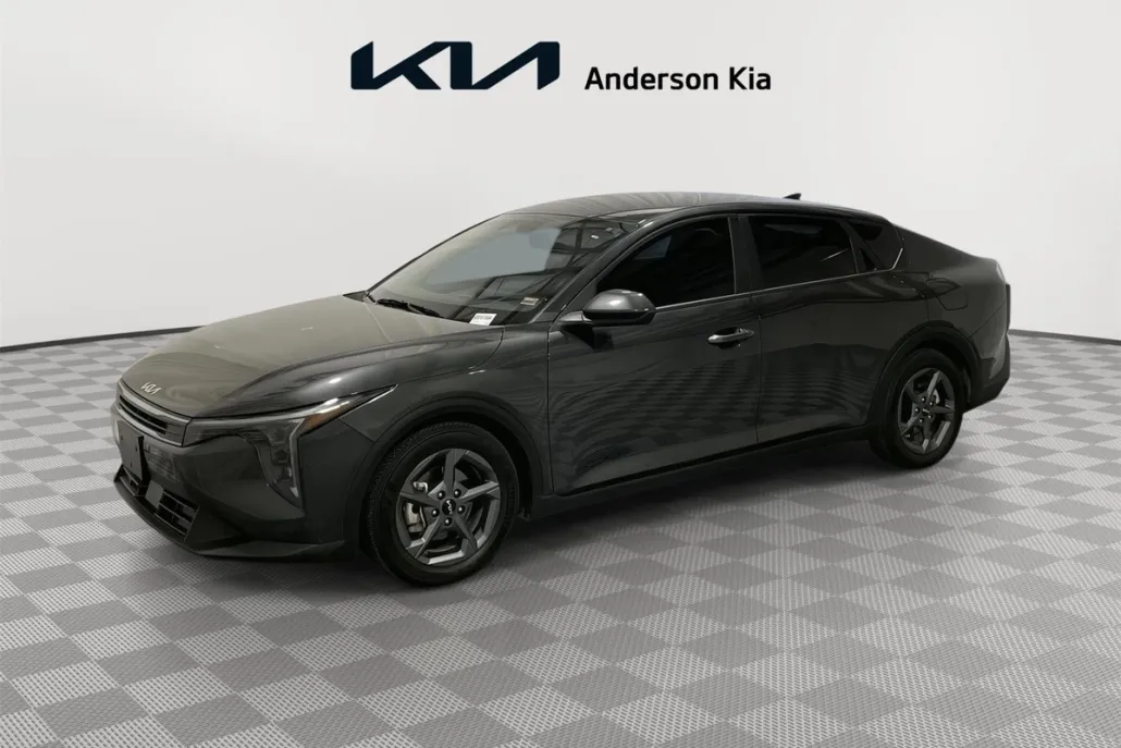 2025 Kia K4 LXS photo 1