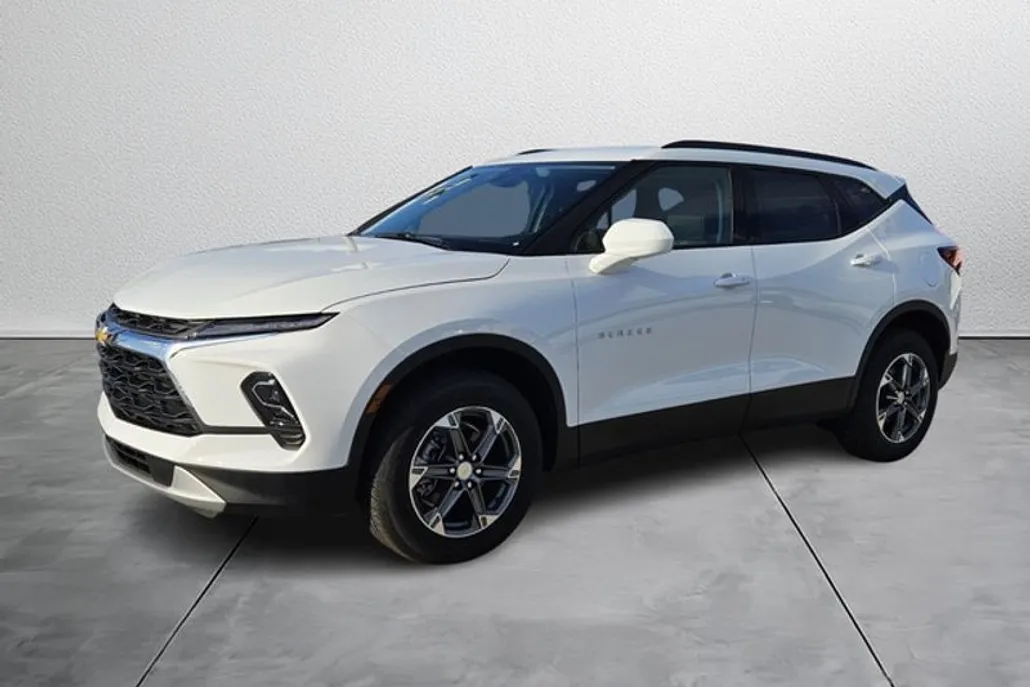 2025 Chevrolet Blazer 2LT photo 1