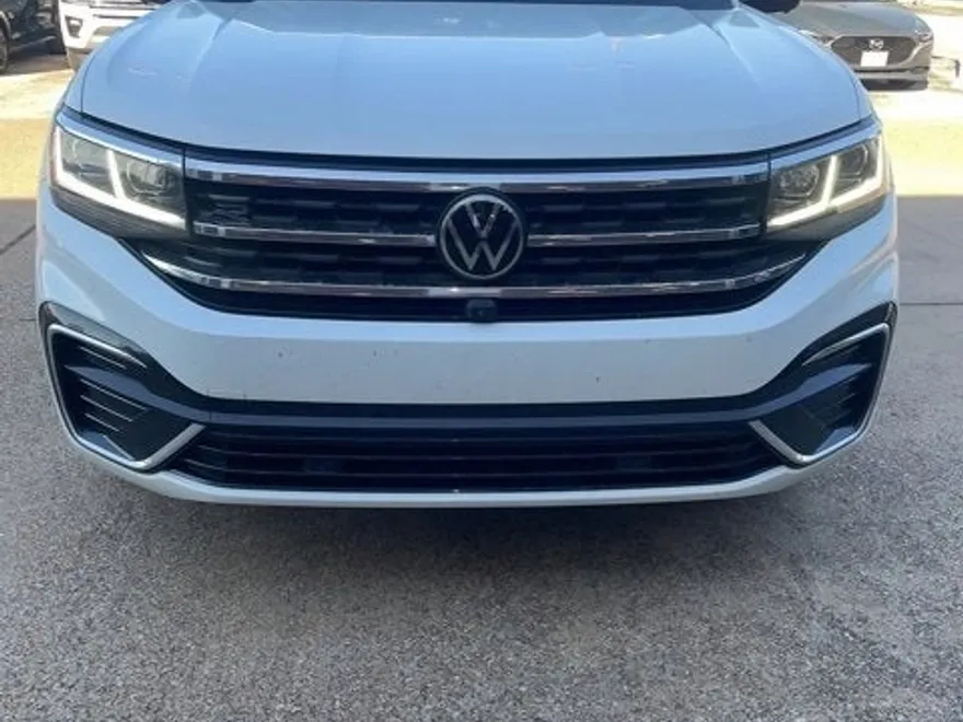 2022 Volkswagen Atlas Cross Sport V6 SEL Premium R-Line photo 1