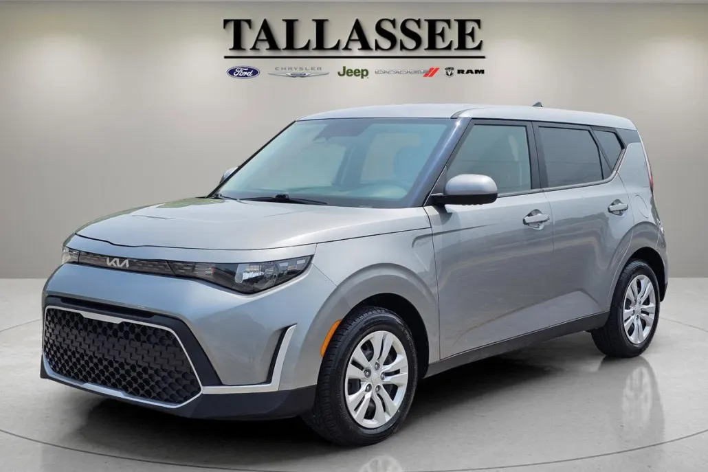 2023 Kia Soul LX photo 1
