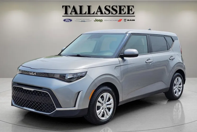 2023 Kia Soul LX photo 1