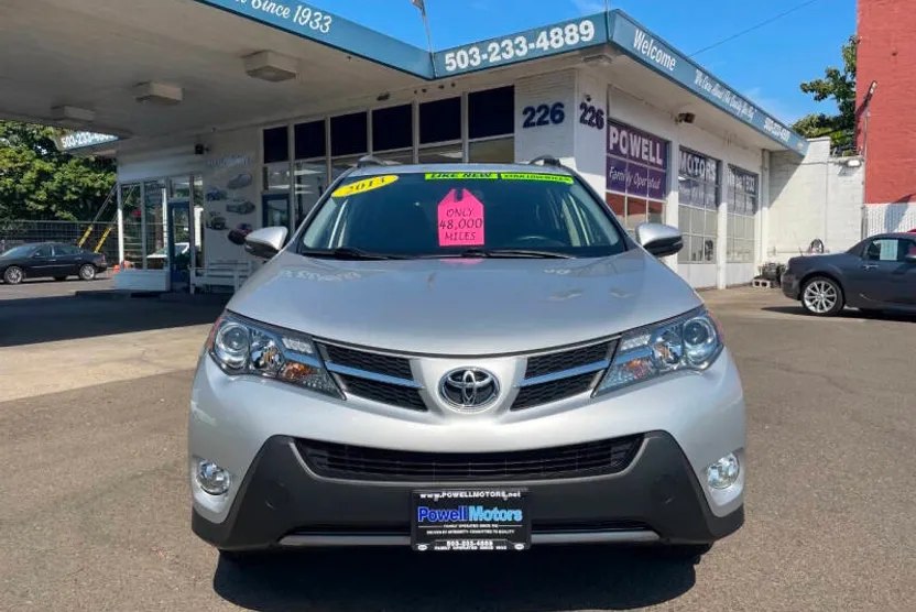 2013 Toyota RAV4 XLE photo 1