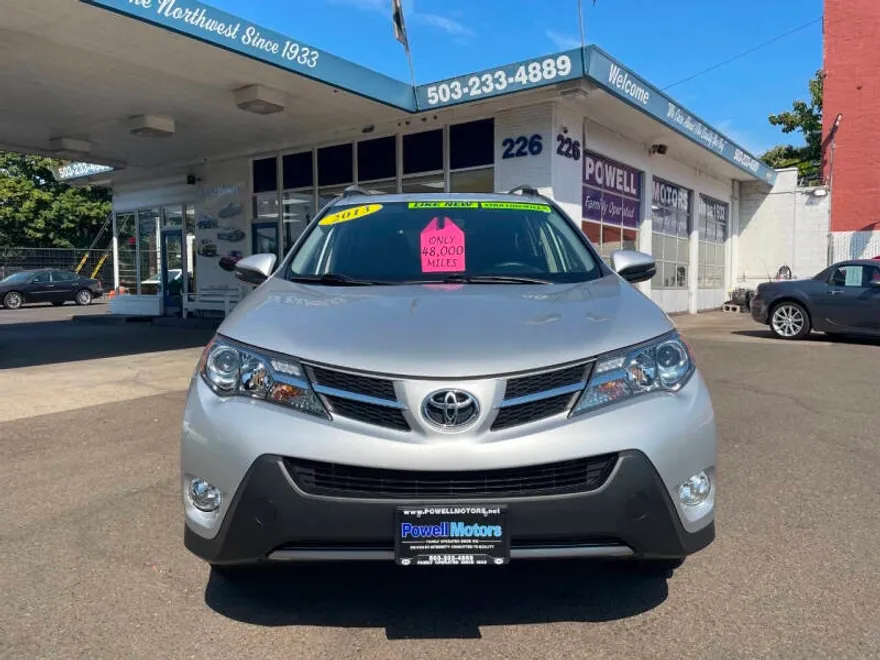 2013 Toyota RAV4 XLE photo 1