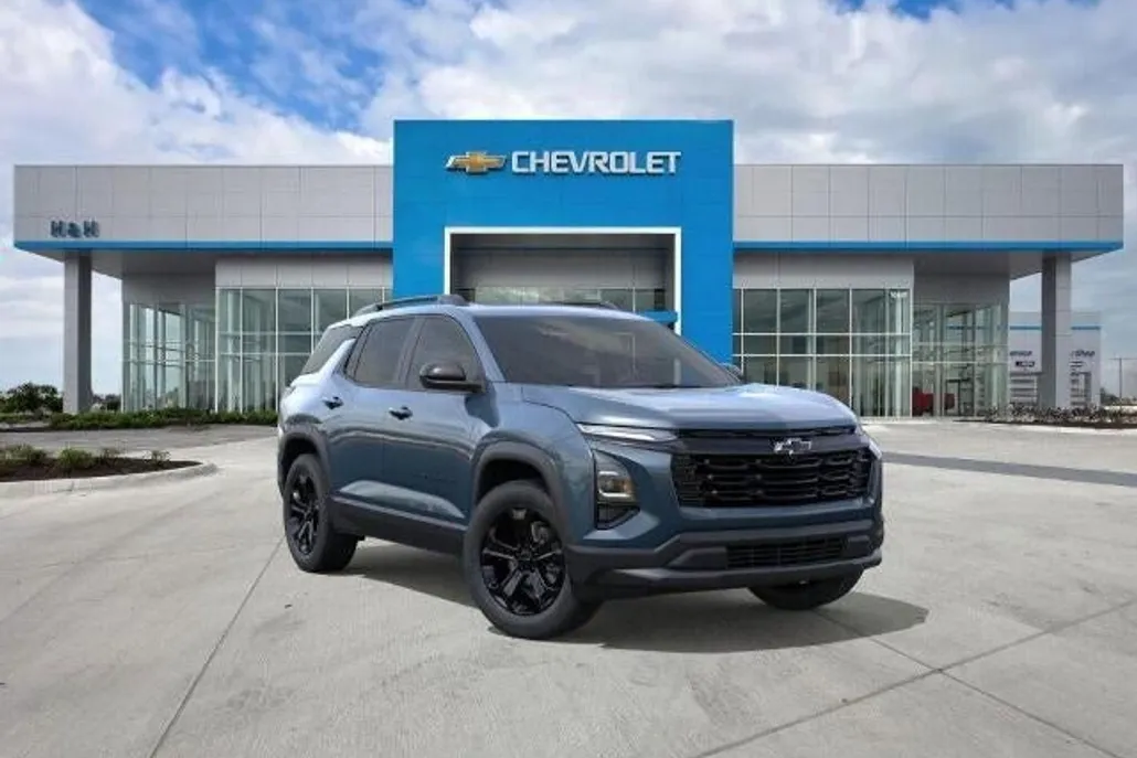 2026 Chevrolet Equinox LT photo 1