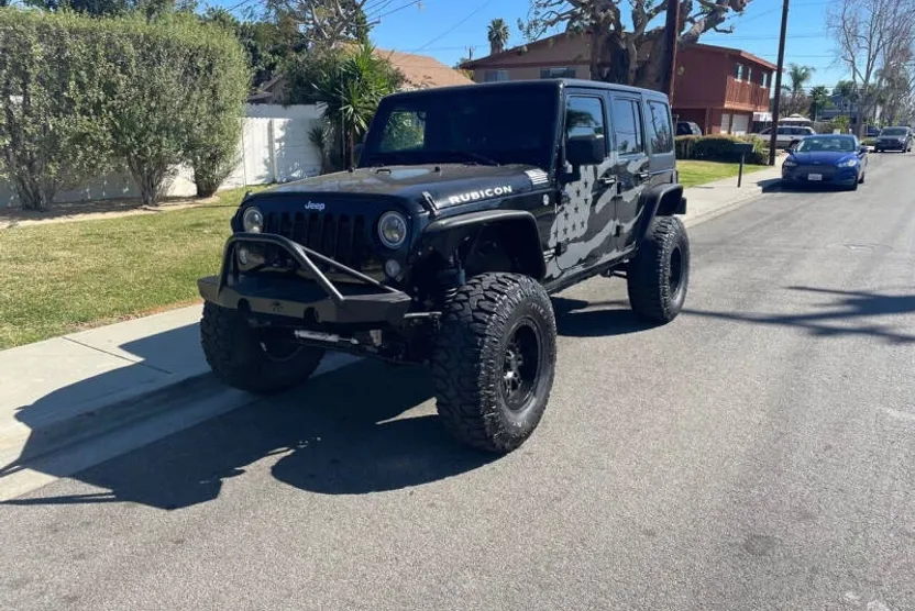 2014 Jeep Wrangler Unlimited Rubicon photo 1