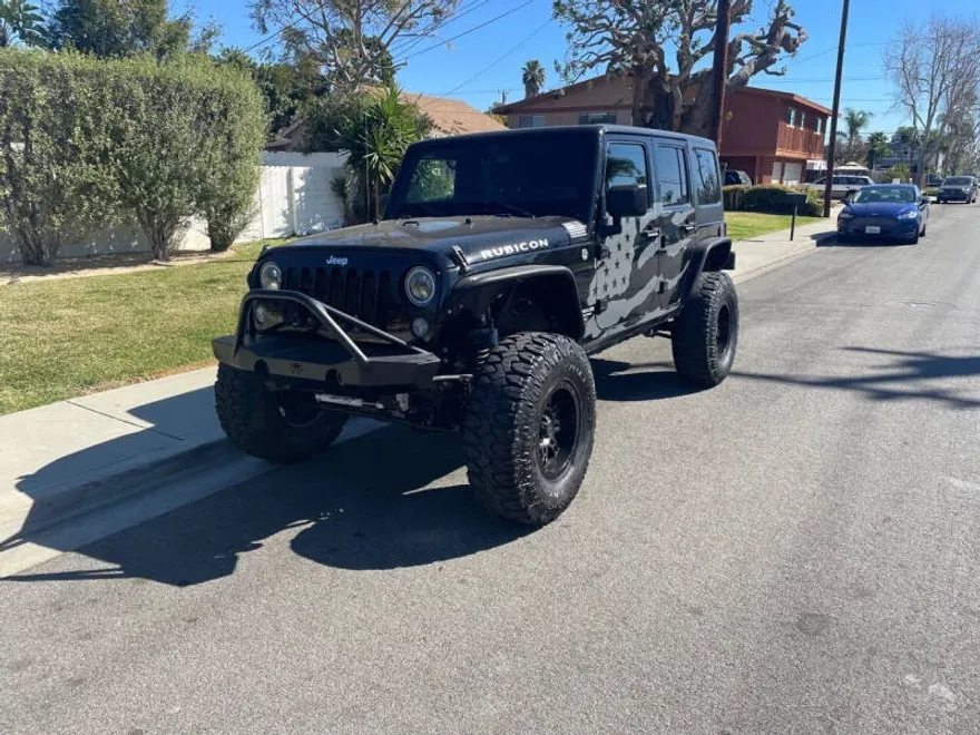 2014 Jeep Wrangler Unlimited Rubicon photo 1